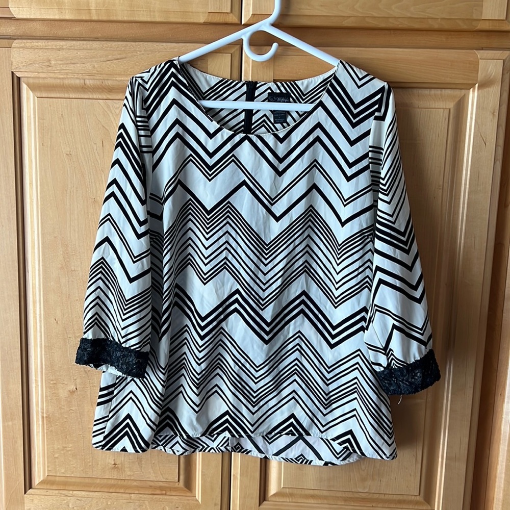 Daytrip Blouse - Picture 1 of 7